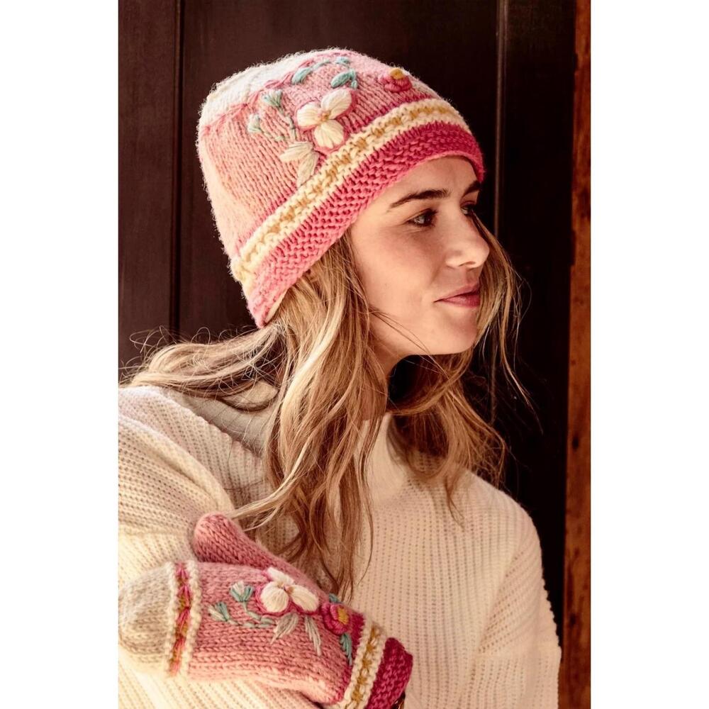 NEW BY MANY HANDS color block knit beanie in blush